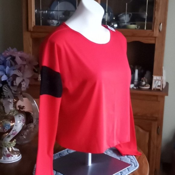 Flirtitude Active Long Sleeve Tee - Picture 3 of 6